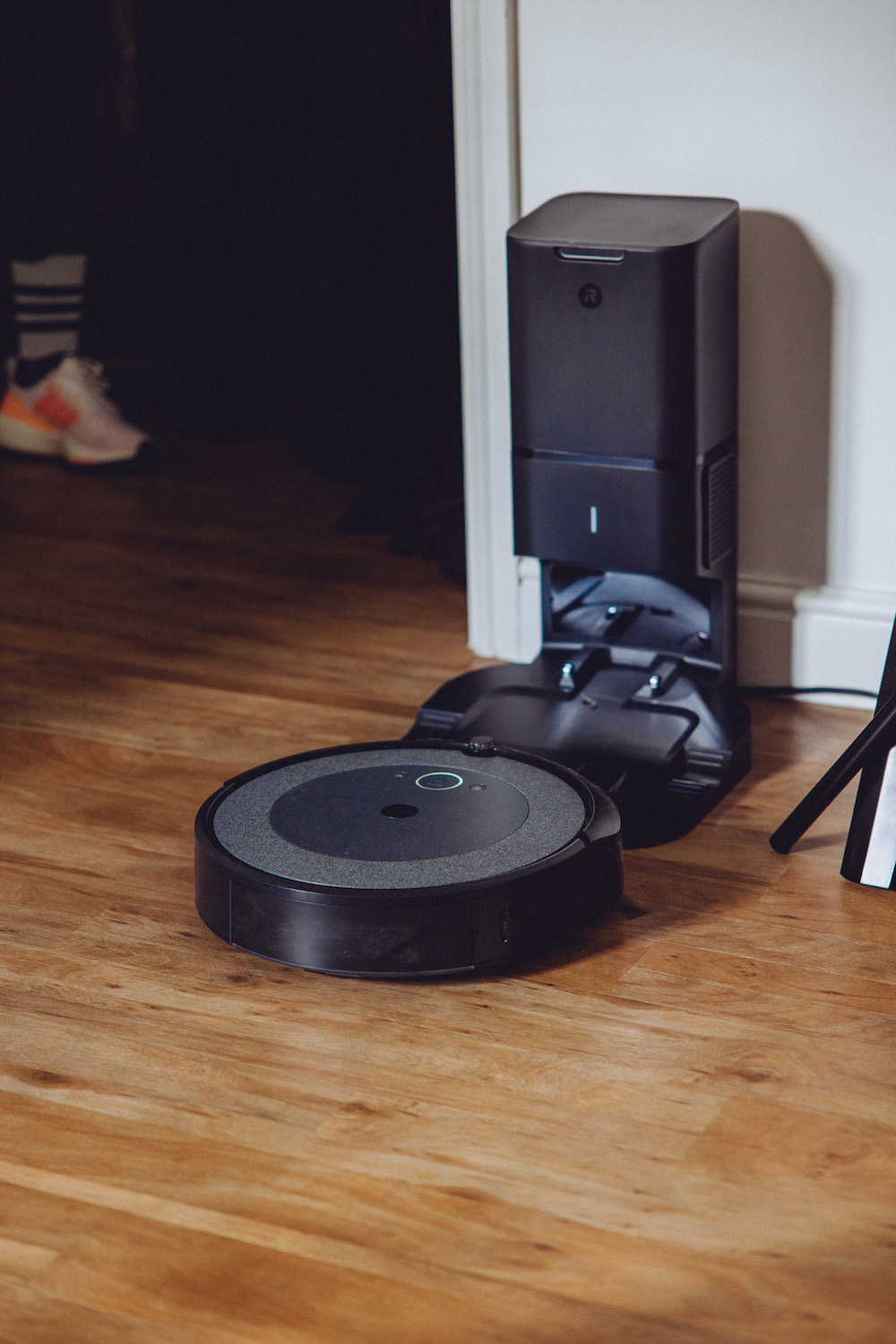 iRobot Roomba i5 + Self Emptying Robot Vacuum & Mop +